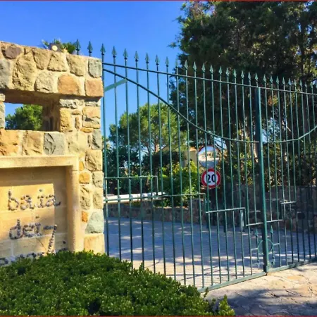 Seven Bay Emirs Cefalu